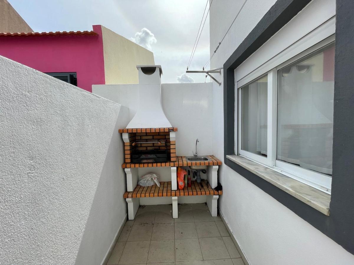 Happy House Barreiro Appartement Barreiro  Buitenkant foto