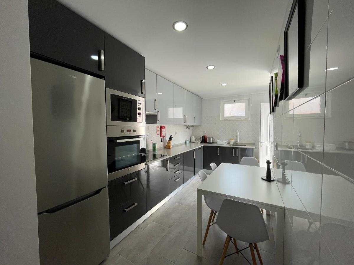 Happy House Barreiro Appartement Barreiro  Buitenkant foto