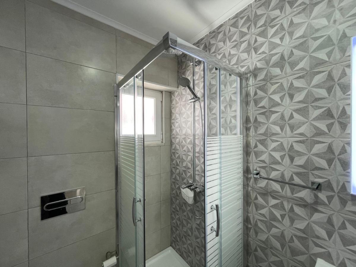 Happy House Barreiro Appartement Barreiro  Buitenkant foto