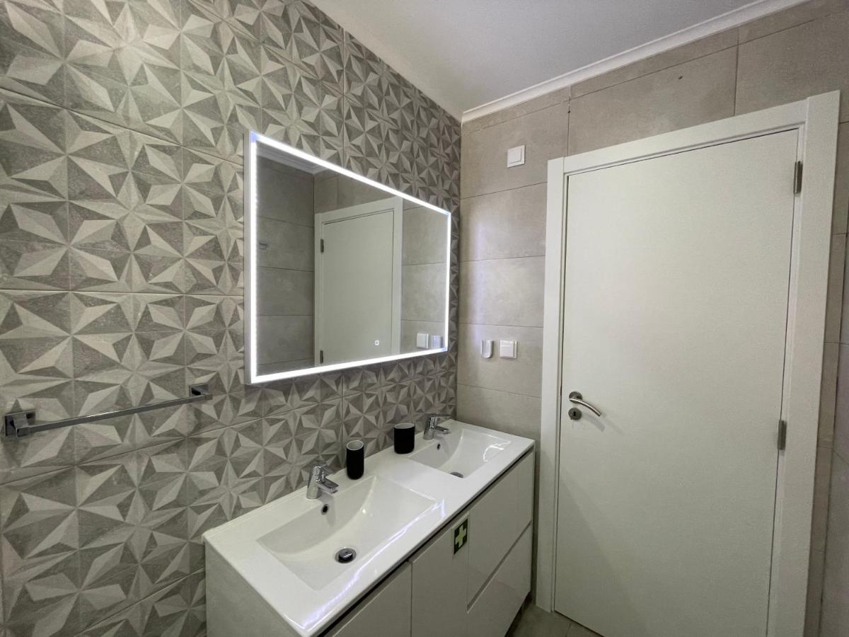 Happy House Barreiro Appartement Barreiro  Buitenkant foto